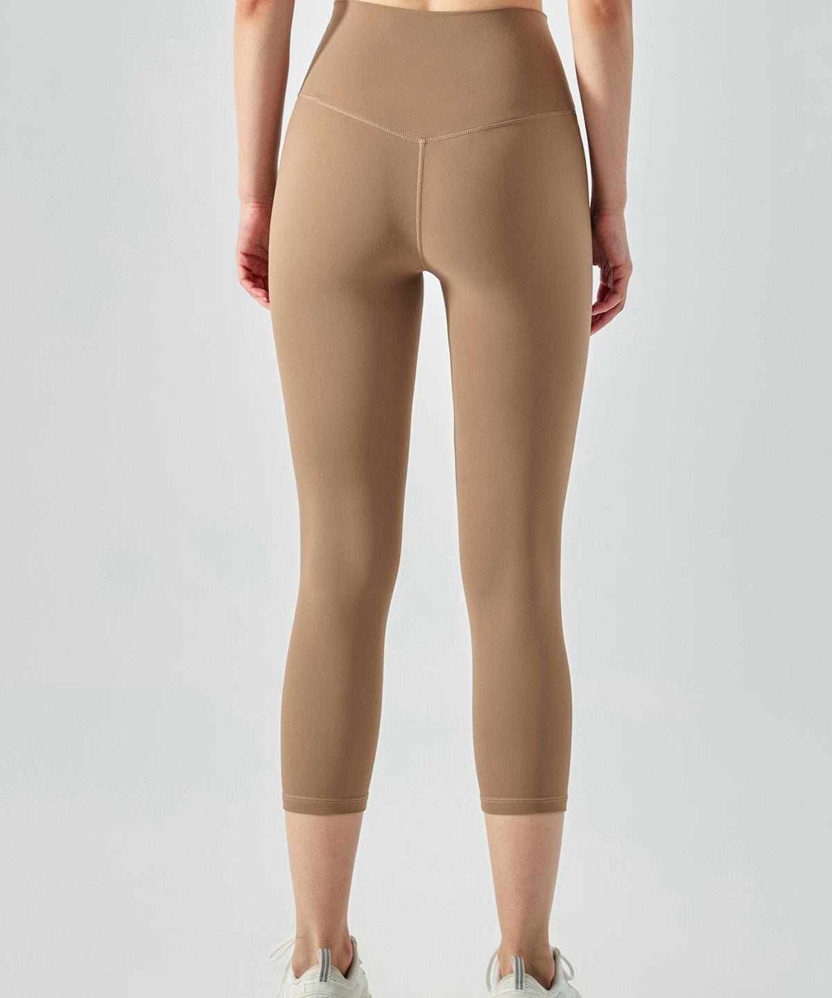 No Front Seam Capri Leggings by bornfocus