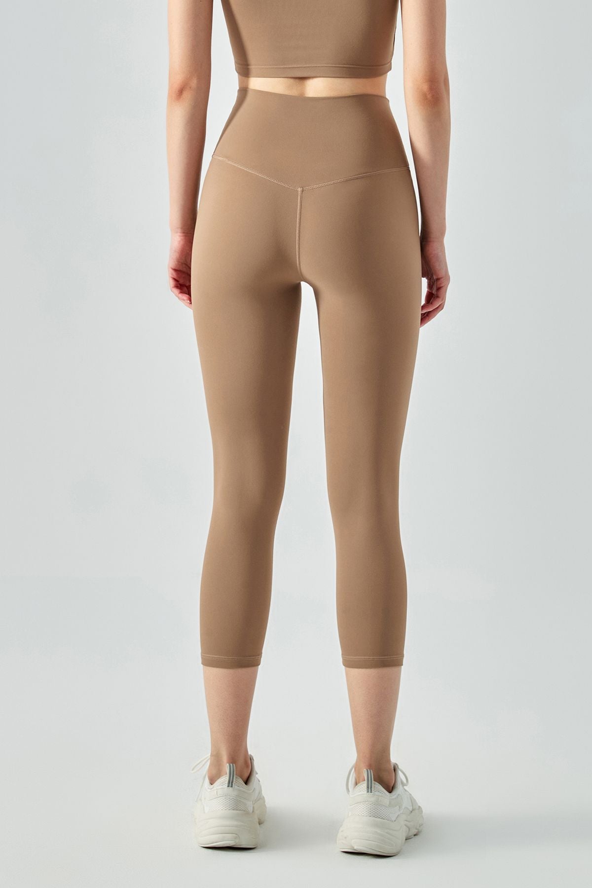 No Front Seam Capri Leggings by bornfocus