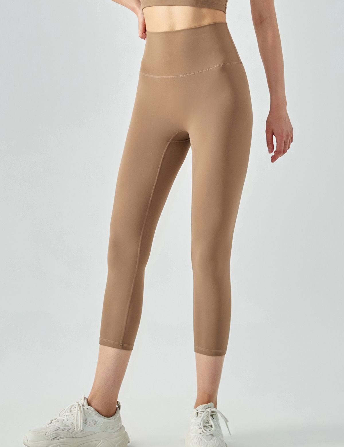 No Front Seam Capri Leggings by bornfocus