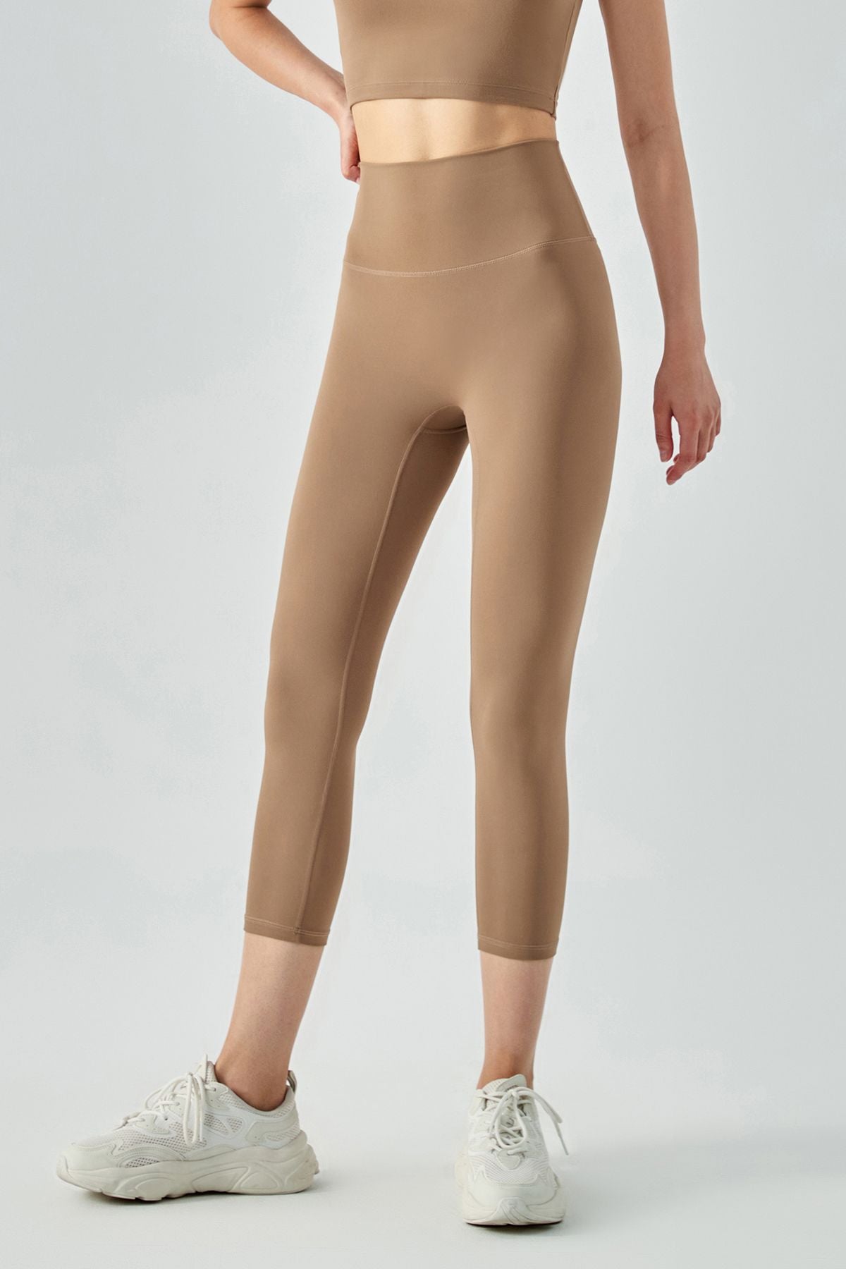 No Front Seam Capri Leggings by bornfocus