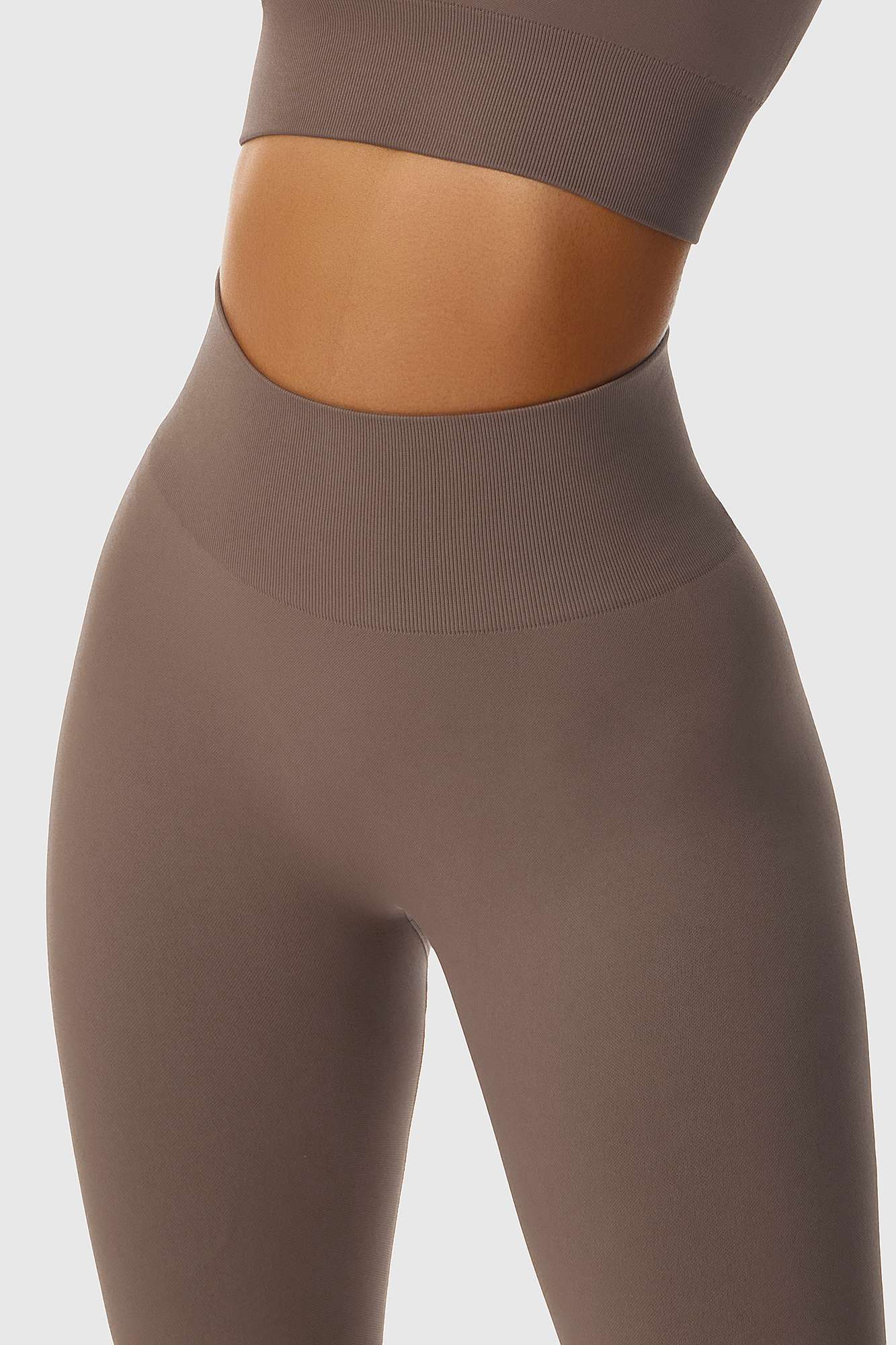 Seamless Scrunch Butt Leggings by bornfocus