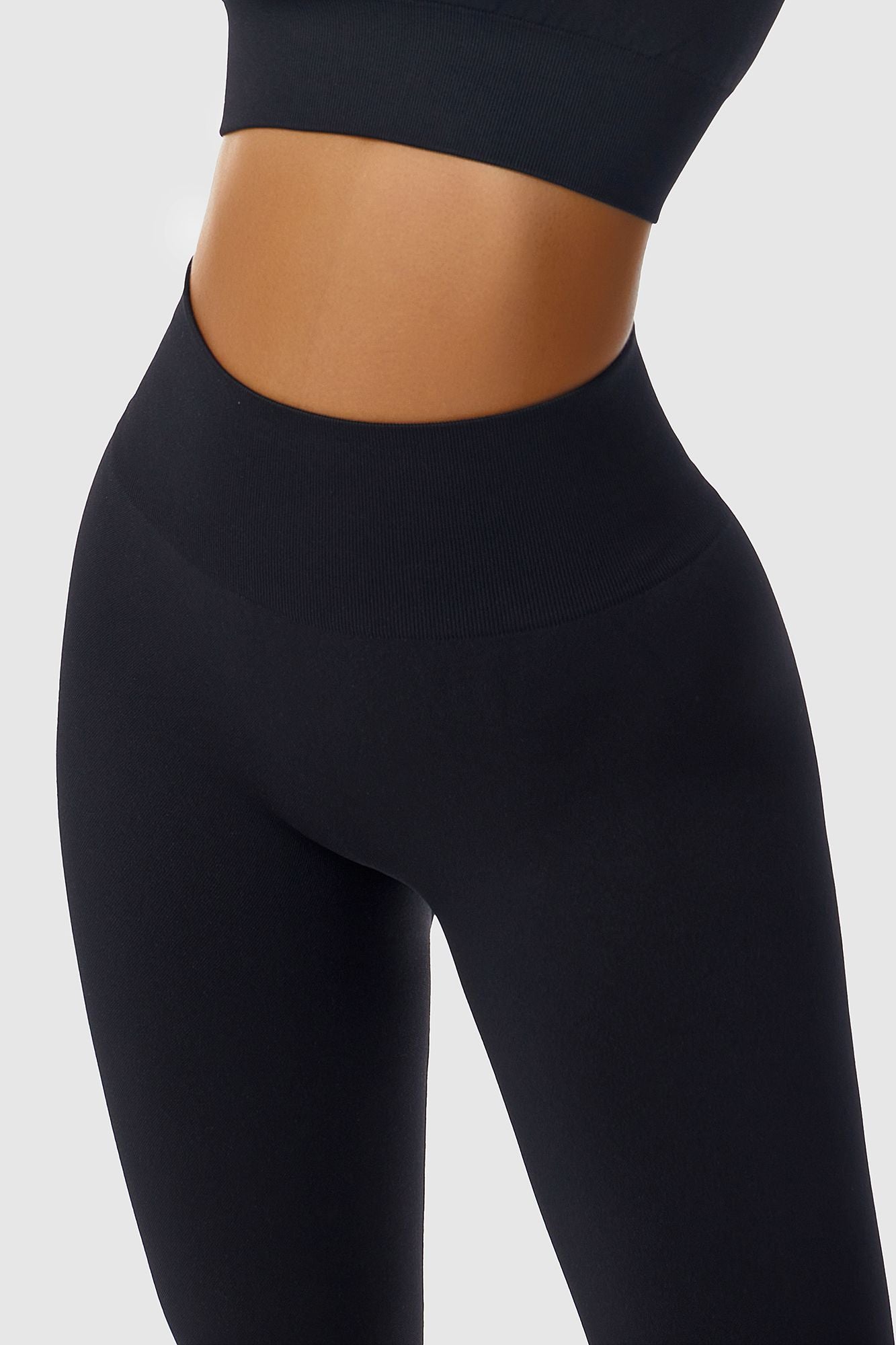 Seamless Scrunch Butt Leggings by bornfocus