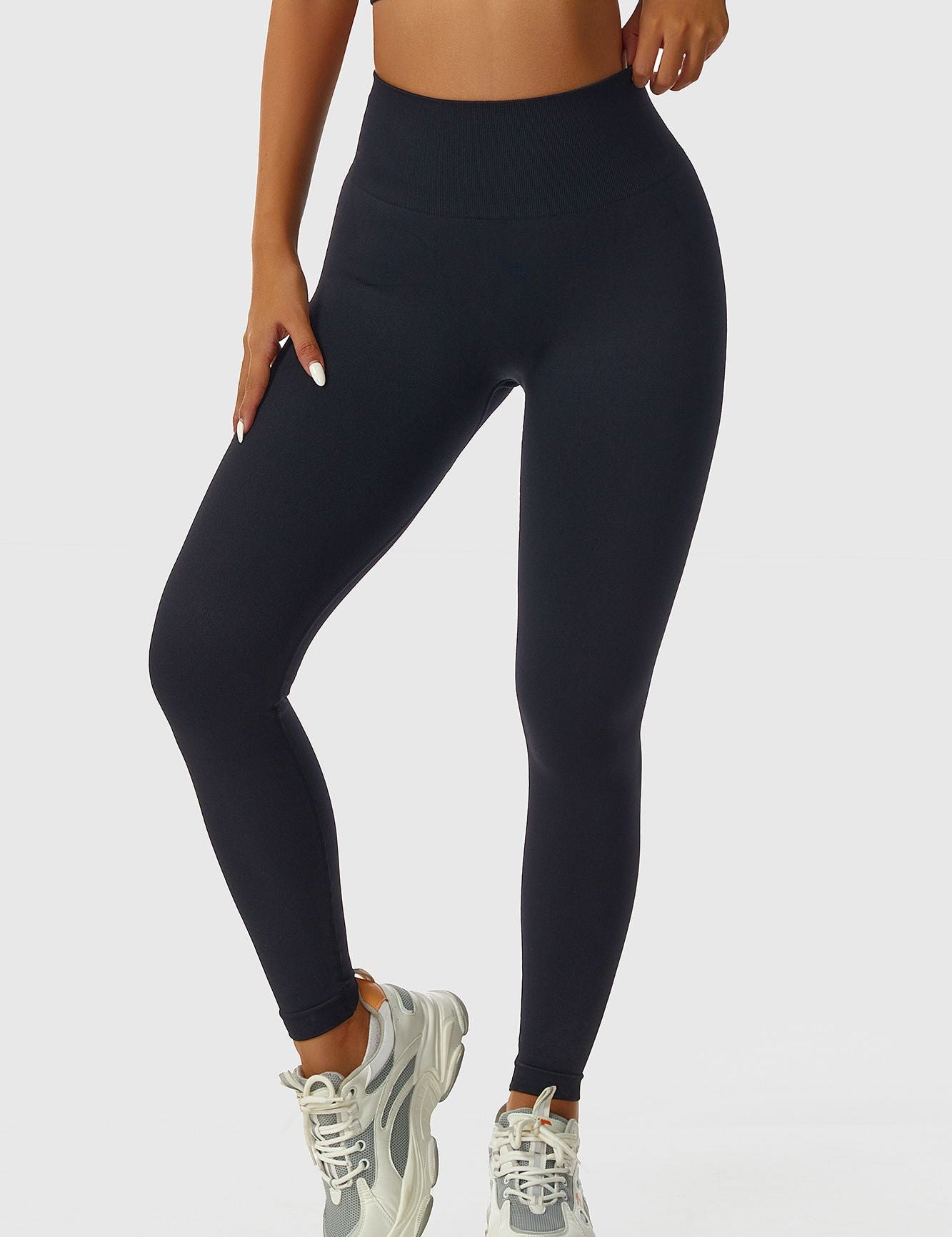 Seamless Scrunch Butt Leggings by bornfocus