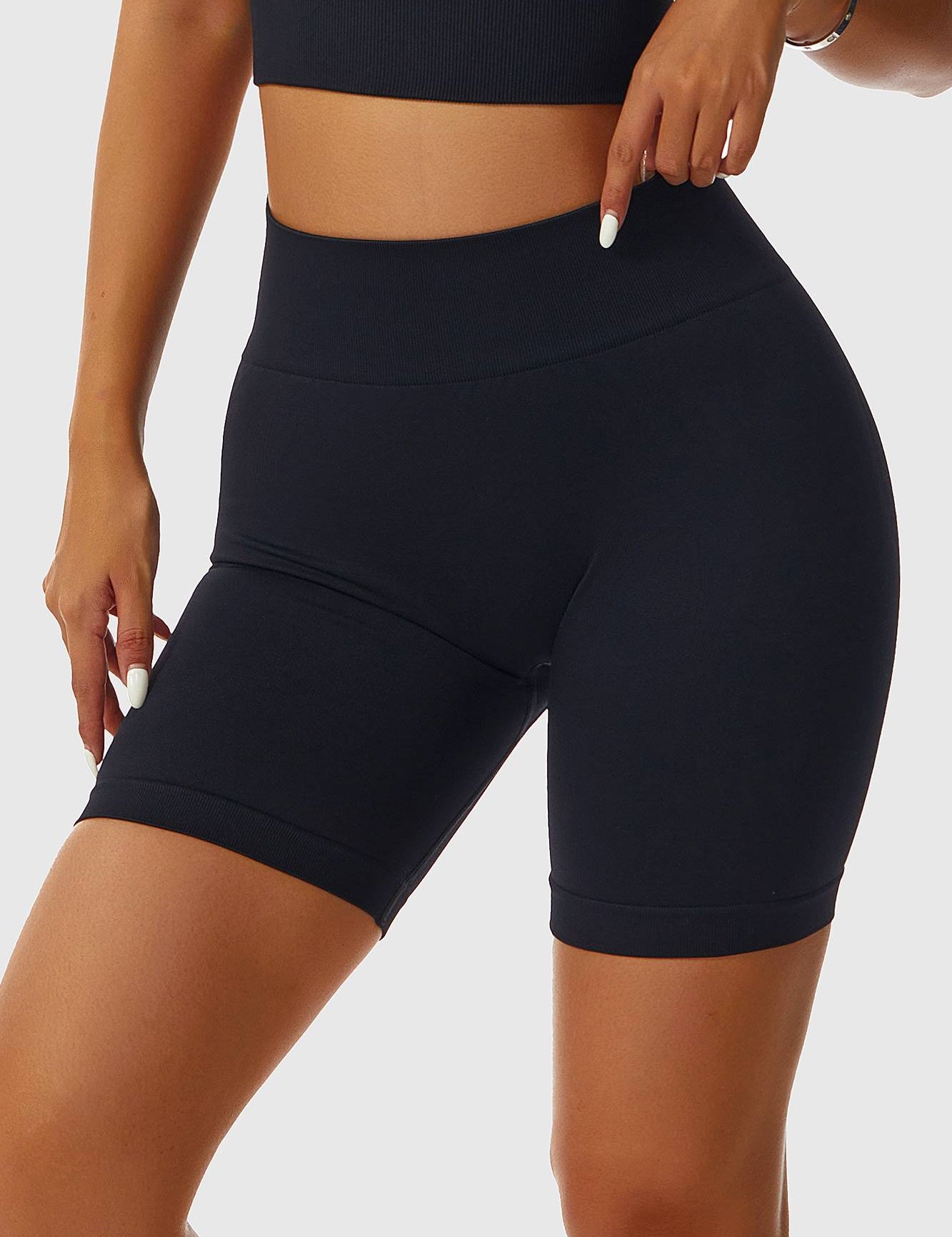 Seamless High-Waist Scrunch Butt Shorts by bornfocus