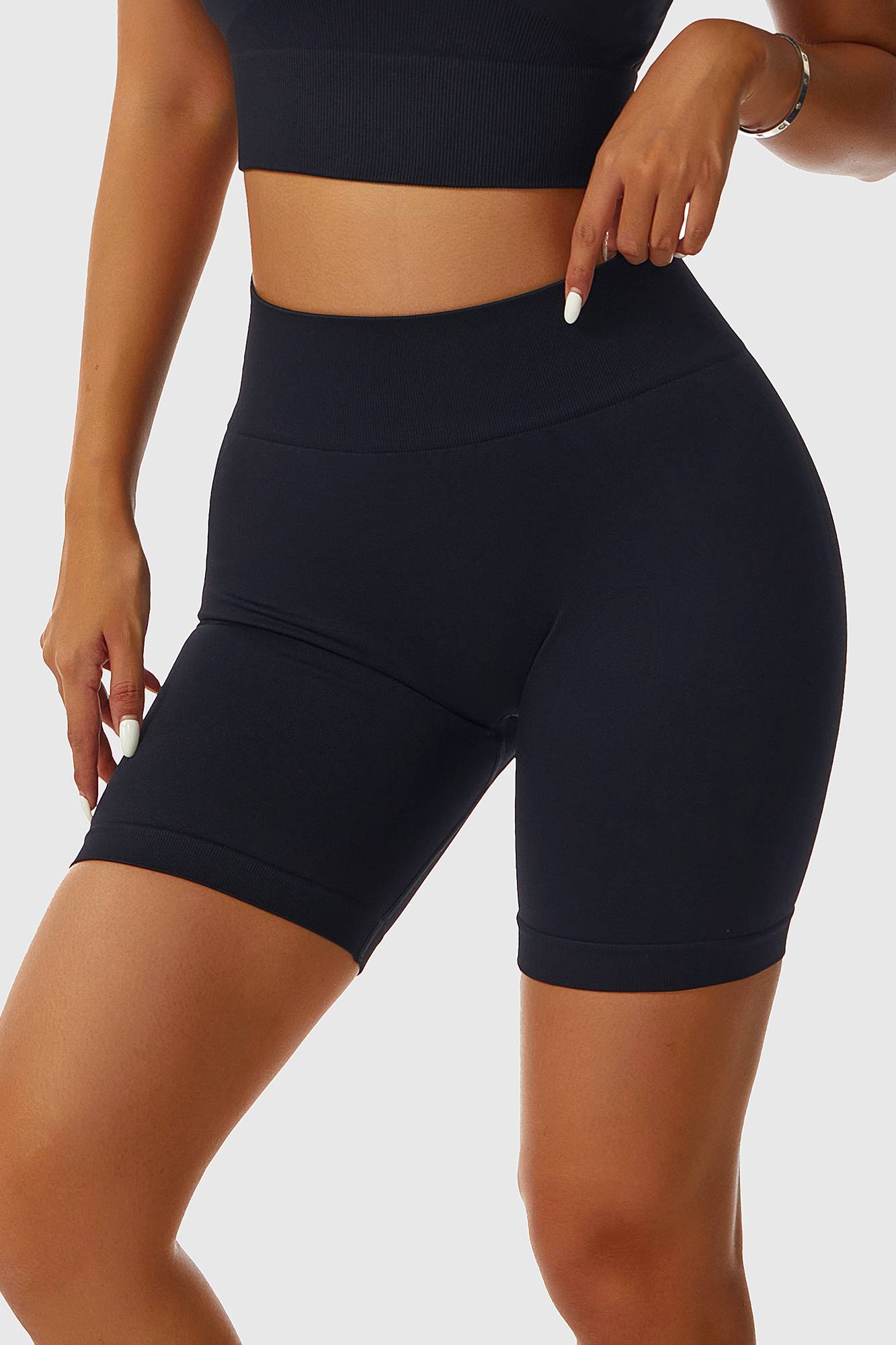 Seamless High-Waist Scrunch Butt Shorts by bornfocus