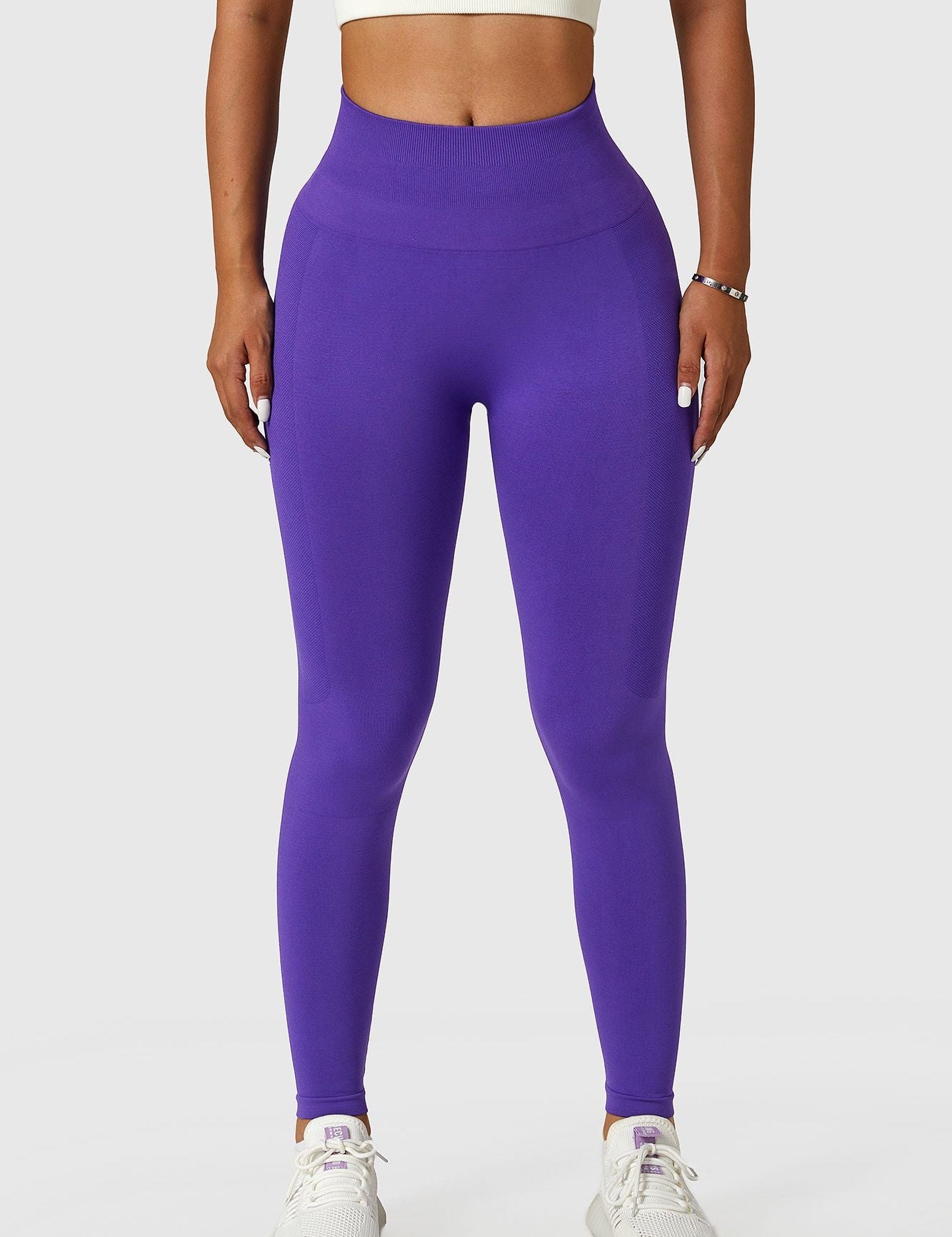 Seamless High-Rise Scrunch Legging by bornfocus