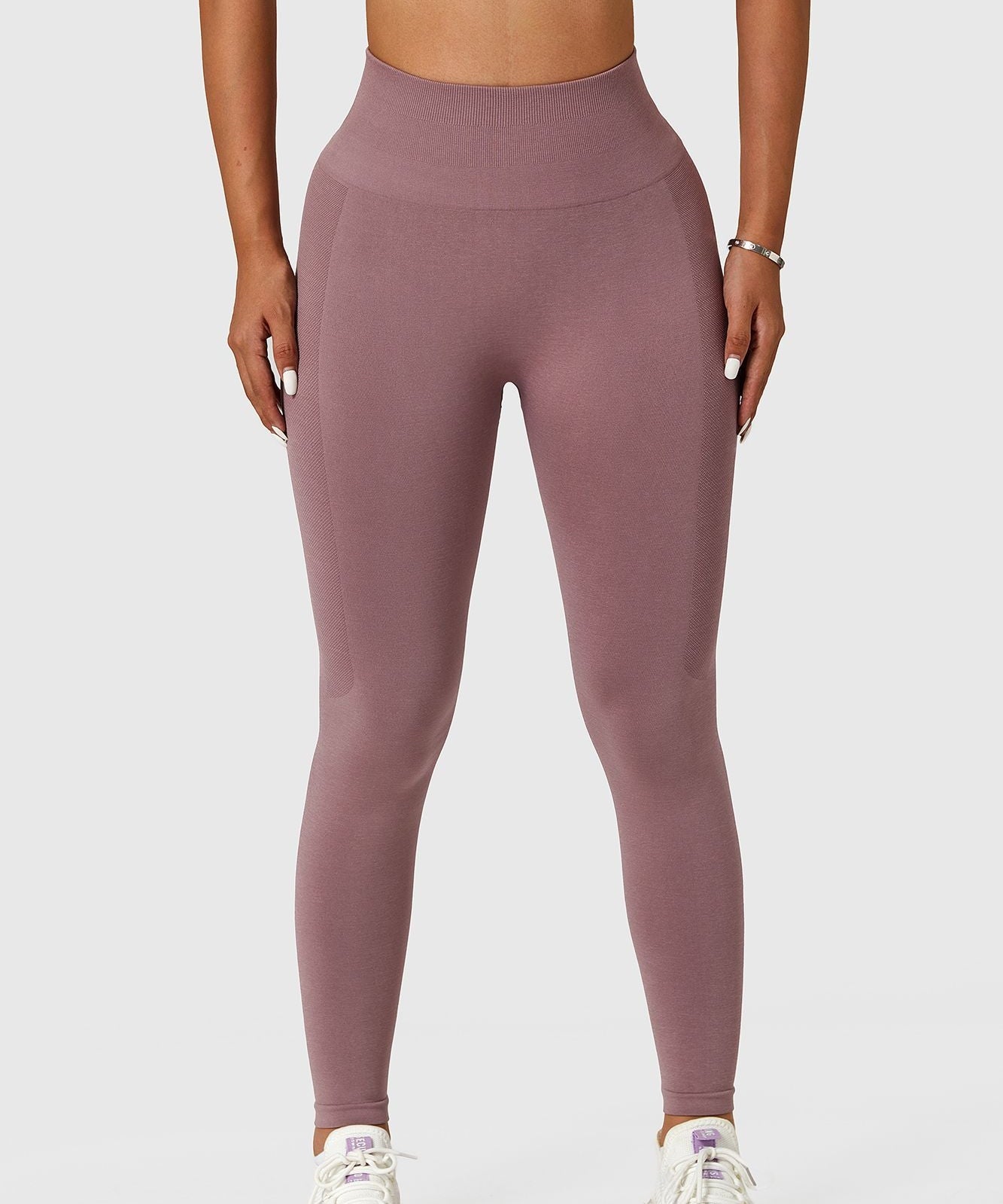 Seamless High-Rise Scrunch Legging by bornfocus