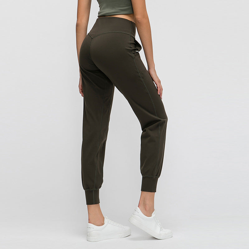 Loose straight-leg yoga pants by bornfocus