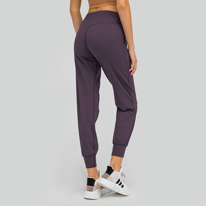 Loose straight-leg yoga pants by bornfocus